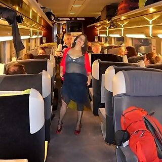 Slutwife Pelzmausi face o călătorie cu trenul